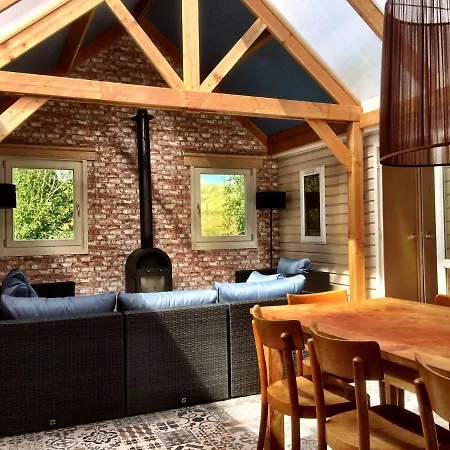 Comfy Chalet With Micro-wave, Near The Wadden Sea *