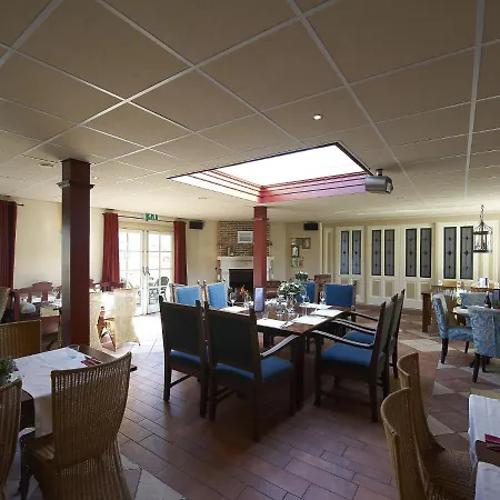 בקתה Comfy Chalet With Micro-wave, Near The Wadden Sea Hippolytushoef
