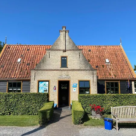 Comfy Chalet With Micro-wave, Near The Wadden Sea *